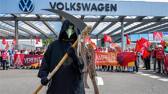 Bei VW wird um Sparpläne gerungen.