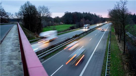 Bei Westerstede soll die Küstenautobahn A20 an die schon bestehende A28 anknüpfen. (Archivbild)