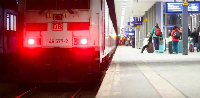 Entschädigungsrekord bei der Bahn nach vier Warnstreiks 2023 Bei Zugausfällen infolge von Streiks oder Warnstreiks können sich Fahrgäste den gesamten Ticketpreis zurückholen.