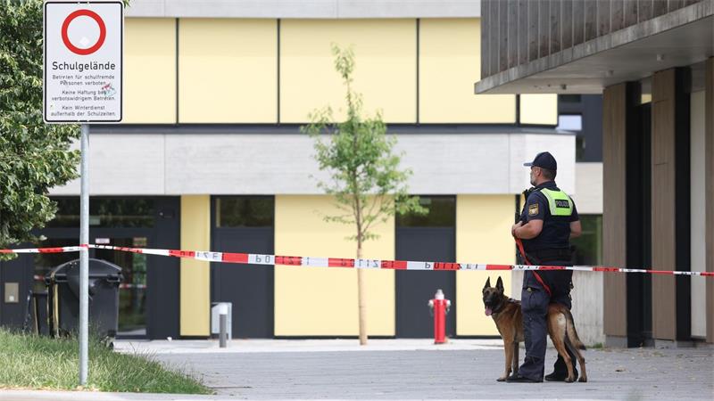 Bei dem Angriff am Welfen-Gymnasium waren zwei 13 Jahre alte Schülerinnen schwer verletzt worden. (Archivbild)