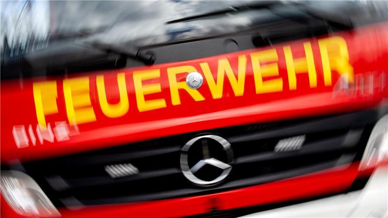 Rund 500.000 Euro Schaden bei Brand in Autowerkstatt Bei dem Brand einer Autowerkstatt ist ein Schaden von rund 500.000 Euro entstanden. (Symbolbild)