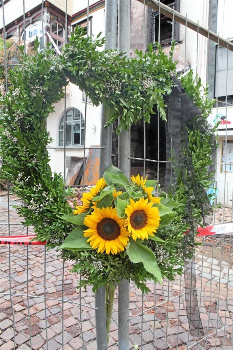 Bei dem Brand in der Petersilienstraße kam ein Mensch ums Leben.