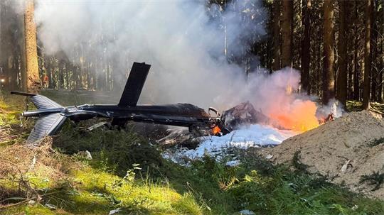 Bei dem Hubschrauberabsturz in einem Wald bei Sehmatal ist der Pilot ums Leben gekommen. 