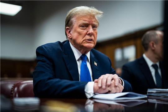 Bei dem Verfahren gegen Donald Trump geht es um Schweigegeldzahlungen an eine Pornodarstellerin.