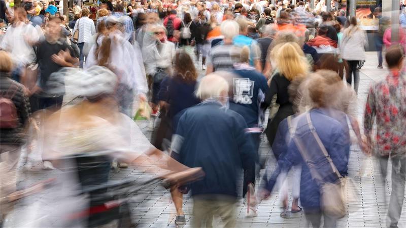 Bei den Bürgerinnen und Bürgern in Deutschland sinkt das Vertrauen in den Staat. (Symbolbild)
