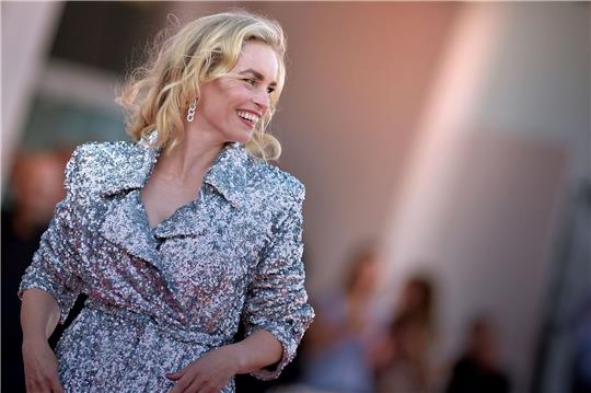 Bei den Filmfestspielen in Venedig hat Nina Hoss das Drama «Tàr» vorgestellt.