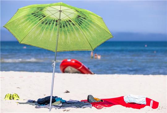 Bei den aktuelle nasskalten Temperaturen träumen sich schon viele Deutsche in den Urlaub.