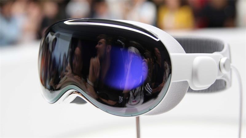 Apple-Datenbrille: Flop im Wohnzimmer - Siegeszug im OP-Saal Bei den privaten Verbrauchern ist die Apple Vision Pro bislang nur ein Nischenprodukt.
