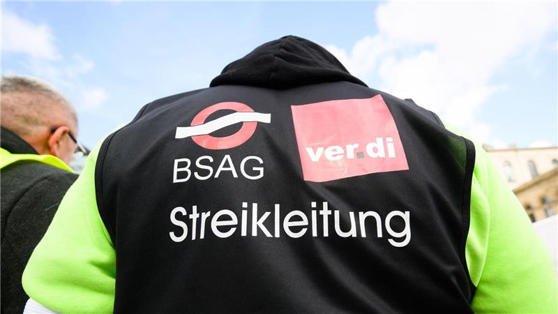 Fahrstopp für Busse und Bahnen in Bremen Bei der Bremer Straßenbahn-AG (BSAG) ruft Verdi am Montag zum Warnstreik. (Archivbild)