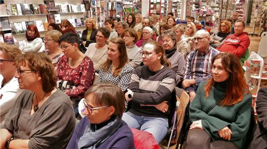 Bei der Buchhandlung Böhnert ist während der Autorenlesung einiges los.