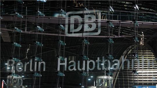 Bei der Deutschen Bahn beginnt in dieser Woche die entscheidende Tarifrunde mit der Lokführergewerkschaft GDL. (Archivbild)