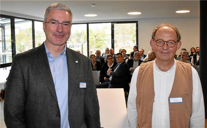 Bei der Eröffnung begrüßen Sven Spier (links) und Lars Fischer vom Paritätischen Braunschweig die Gäste.