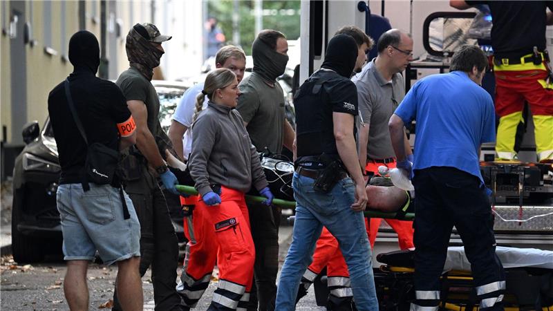 Bei der Festnahme wurde der Tatverdächtige von Polizisten angeschossen und dabei schwer verletzt. (Archivbild)