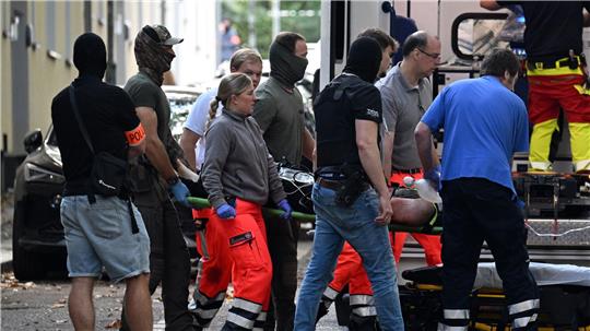 Bei der Festnahme wurde der Tatverdächtige von Polizisten angeschossen und dabei schwer verletzt. (Archivbild)