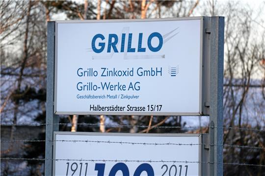 Bei der Grillo-Werke AG an der Halberstädter Straße ist ein Feuer in einer Produktionshalle ausgebrochen. Foto: Roß