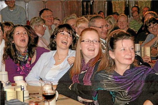 Bei der Komischen Nacht haben die Besucher richtig Spaß.  Archiv-Foto: Sowa