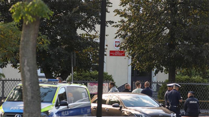 Bei der Messerattacke an einer Berufsschule in Polen sind mehrere Menschen verletzt worden.