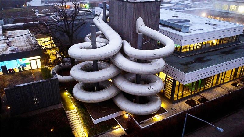 Bei der Norddeutschen Wasserrutschen-Meisterschaft in der Salztherme Lüneburg (Salü) treten Profis und Amateure an. 