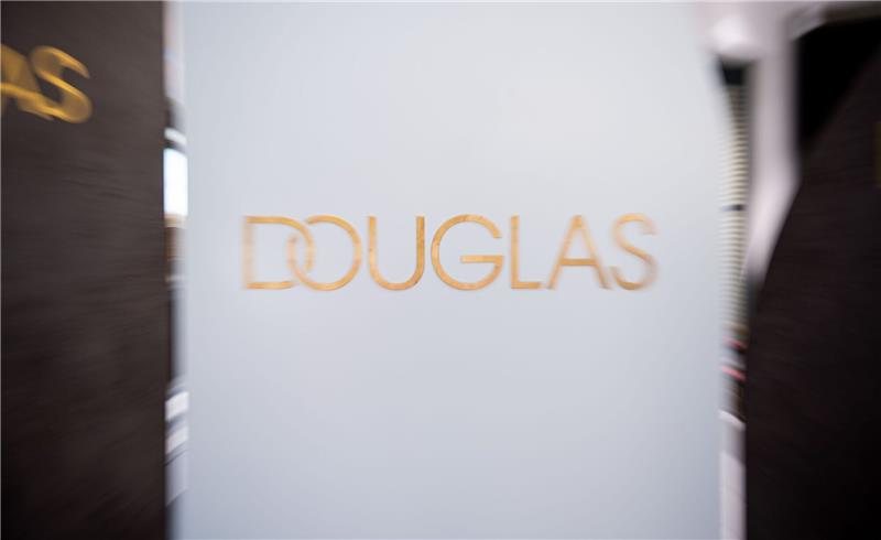 Douglas wächst auch in der Konsumflaute Bei der Parfümeriekette Douglas läuft das Geschäft.