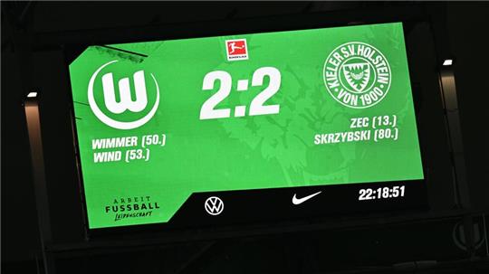 Bei der Partie zwischen Wolfsburg und Kiel in der Bundesliga kommt es zu einem Vorfall auf der Tribüne. 