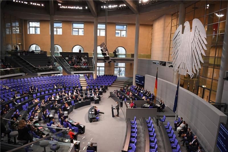 Codewort der Haushälter: Zirkuspädagoge Bei der Schlussrunde zum Haushalt 2022 lautete das Codewort «Kapitänsbinde».