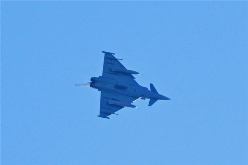 Vermisster Bergsteiger (24) aus Hannover: Eurofighter im Einsatz Bei der Suche nach dem Bergsteiger am Hochkalter auch ein Eurofighter zum Einsatz gekommen.