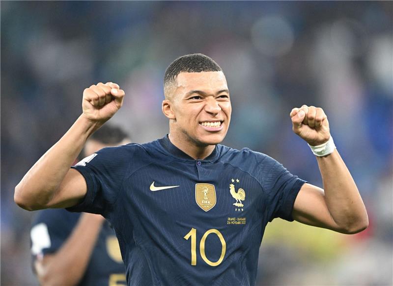 „Er ist so nett wie talentiert”: Mbappé gefragt und gefeiert Bei der WM gefragt und gefeiert: Kylian Mbappé, einer der Spiele entscheiden kann.