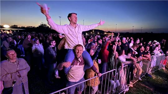 Bei der Walpurgis-Party ist jedes Jahr Stimmung – sofern das Wetter passt.
