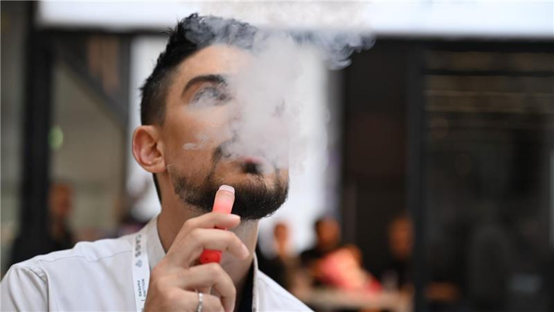 Bei der diesjährigen Branchenmesse Intertabac in Dortmund war der Trend hin zu E-Zigaretten zu sehen: Viele Stände bewarben die Vapes, ob als Einweg- oder Mehrweg-Produkt.