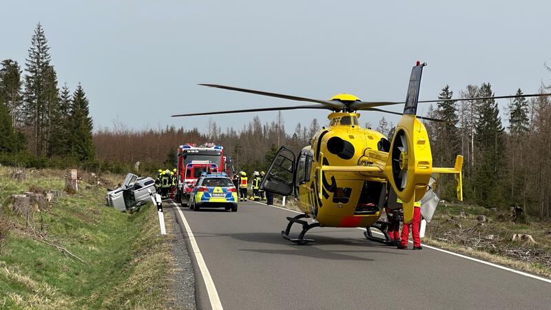 Hohegeißer Wehr mit weniger Einsätzen aber stärkerer Belastung Bei diesem Verkehrsunfall am 8. April vergangenen Jahres auf der Stahlhaistraße sind die Hohegeißer als erstes vor Ort und befreien den 81-jährigen Fahrer aus seinem Wagen.