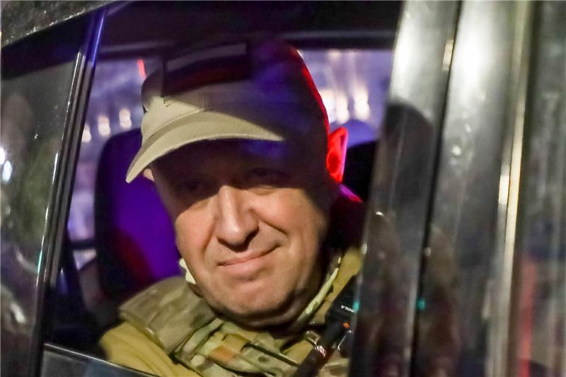 Ein Leben im Krieg: Wagner-Chef Prigoschin mutmaßlich tot Bei einem Absturz eines Privatflugzeugs nordwestlich von Moskau soll nach russischen Behördenangaben auch der Chef der Söldnertruppe Wagner, Jewgeni Prigoschin, ums Leben gekommen sein.