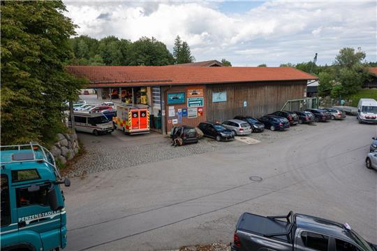Bei einem Arbeitsunfall in einer Entsorgungsfirma in Oberbayern sind drei Männer in einem Kanalsystem ertrunken.