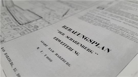 Bei einem Bebauungsplan – in diesem Fall geht es um die Nr. 226 "Der Scharenberg - Erweiterung" – handelt es sich um ein wichtiges planungsrechtliches Instrument für Kommunen.