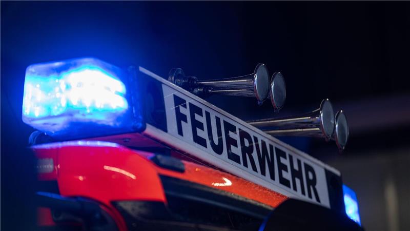 Bei einem Brand in Osnabrück wird ein Mann verletzt. (Symbolbild)
