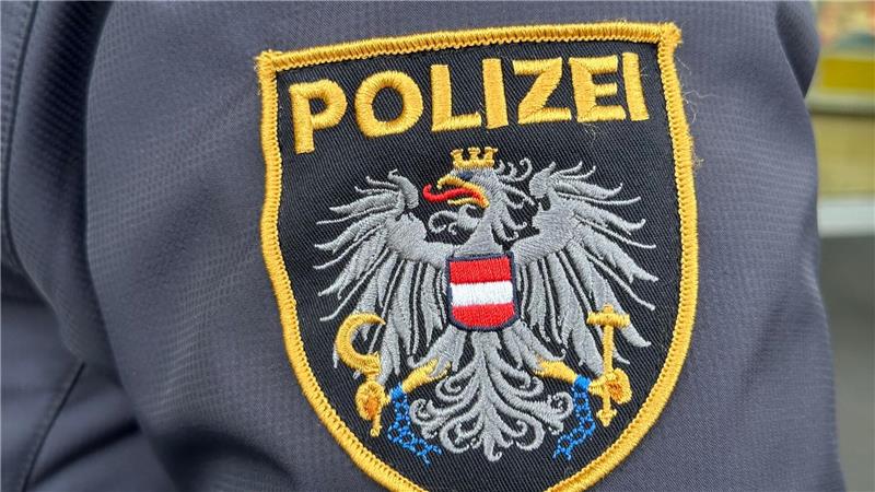 Identität der Toten bei Flugzeugabsturz in Österreich klar Bei einem Flugzeugabsturz in Österreich sind laut Polizei vier Menschen ums Leben gekommen. (Archivbild)