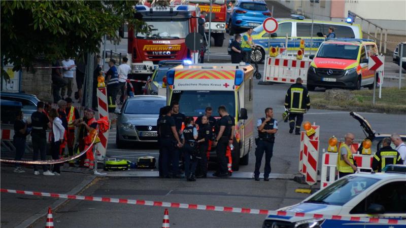 Erschossener Polizist - „Es sind dunkle Tage für unser Land“ Bei einem Gerangel soll der 18-Jährige an die Dienstwaffe gekommen sein.