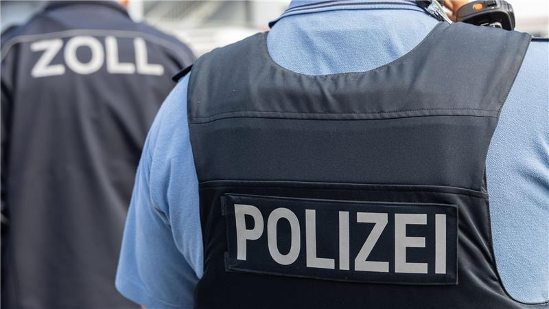 Bei einem Reisenden wurde der Zoll fündig, die Polizei brachte den Mann in Untersuchungshaft. (Symbolfoto)