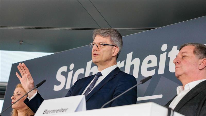 Sicherheit im Zug – um welche Maßnahmen es geht Bei einem Sicherheitsgipfel kurz nach der Tat wurden erste Sicherheitsmaßnahmen vereinbart. (Archivbild)