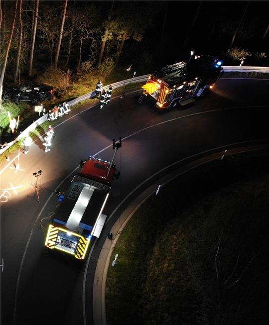 Bei einem Unfall auf der B242 kommt ein Mann ums Leben. Foto: DRK Clausthal-Zellerfeld