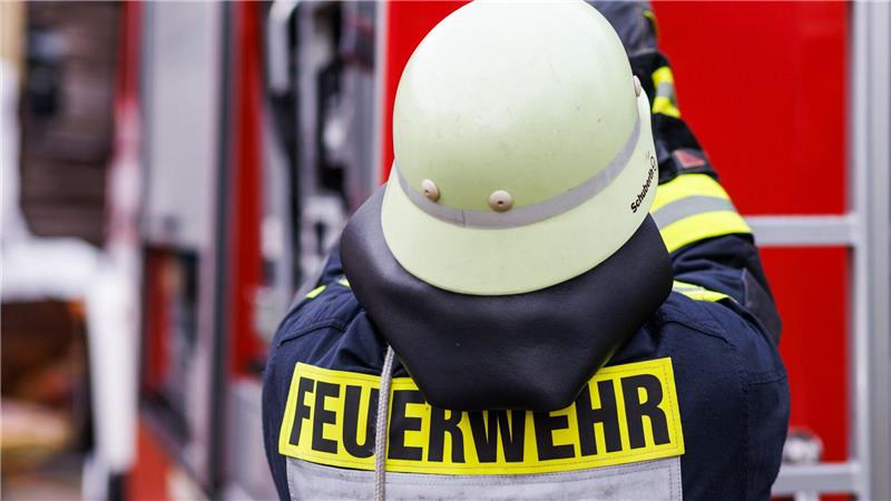 Bei einem Wohnungsbrand in Braunschweig wurde eine Frau schwer verletzt. (Symbolbild)