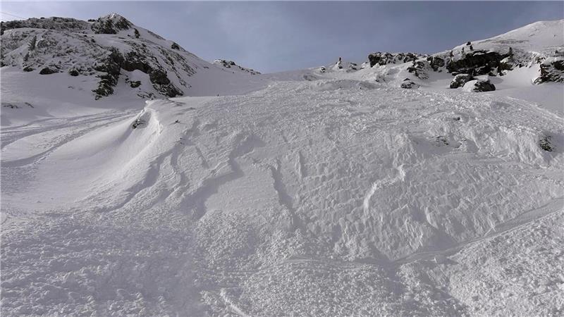 Bei einer Abfahrt nahe einer Staumauer kam ein Deutscher in Österreich ums Leben. (Symbolfoto)