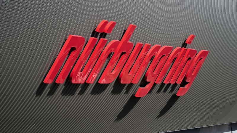 Nach Explosion am Nürburgring: Ermittlungen laufen Bei einer Explosion auf dem Nürburgring sind mehrere Menschen verletzt worden. (Archivbild)