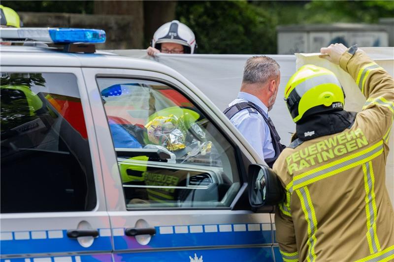 Explosion in Ratingen: Was wir wissen - und was nicht Bei einer Explosion in einem Hochhaus in Ratingen wurden mehrere Menschen verletzt - darunter auch Einsatzkräfte der Feuerwehr und der Polizei.