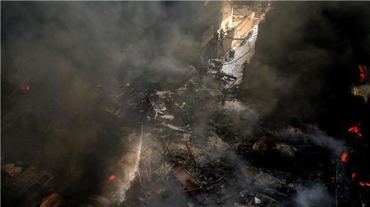 Bei israelischen Luftangriffen im Libanon sind nach libanesischen Angaben mehr als 100 Menschen getötet worden. 