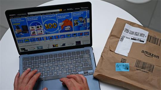 Bei keinem anderen Online-Händler bestellen Kunden so viel wie bei Amazon.