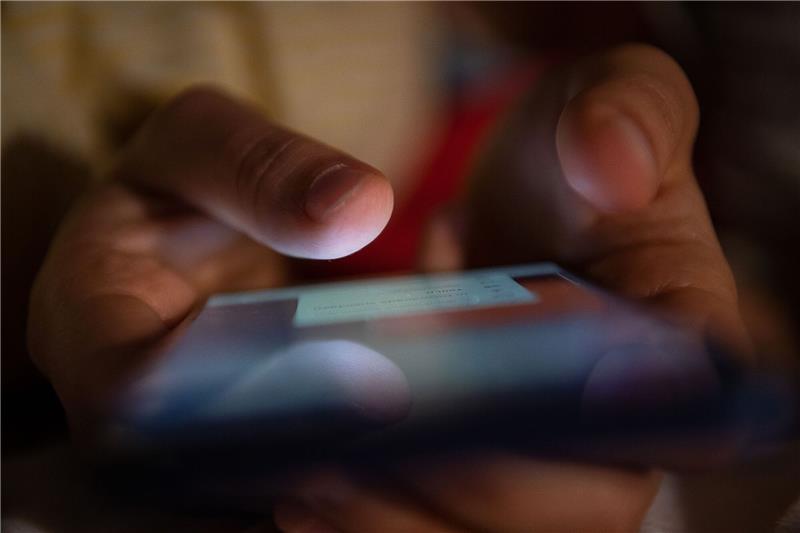 Kurze Digital-Detox-Phasen bringen keine deutlichen Vorteile Bei nur einigen Tagen ohne die Nutzung von Social Media halten sich positive und negative Auswirkungen laut einer Studie eher die Waage.