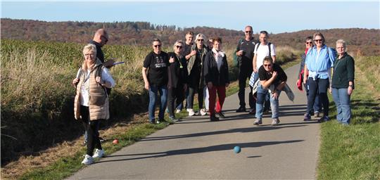 Bei schönstem Herbstwetter und spätsommerlichen Temperaturen ging es durch die Feldmark von Immenrode.