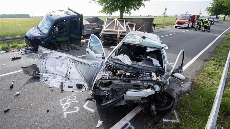 Beide Autos waren mit je drei Menschen besetzt.
