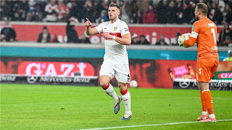 Dank Demirovic: Stuttgart springt auf Platz vier Beim 1:0 von Ermedin Demirovic war FC-Keeper Marvin Schwäbe machtlos.