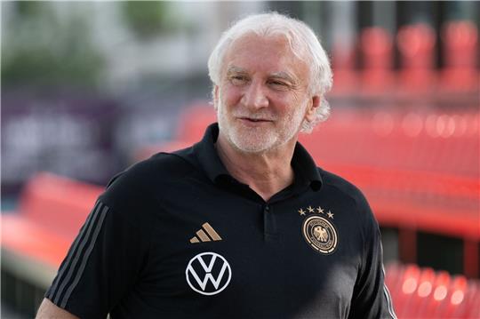Beim A-Nationalteam der Männer sieht DFB-Direktor Rudi Völler «noch viel Luft nach oben».